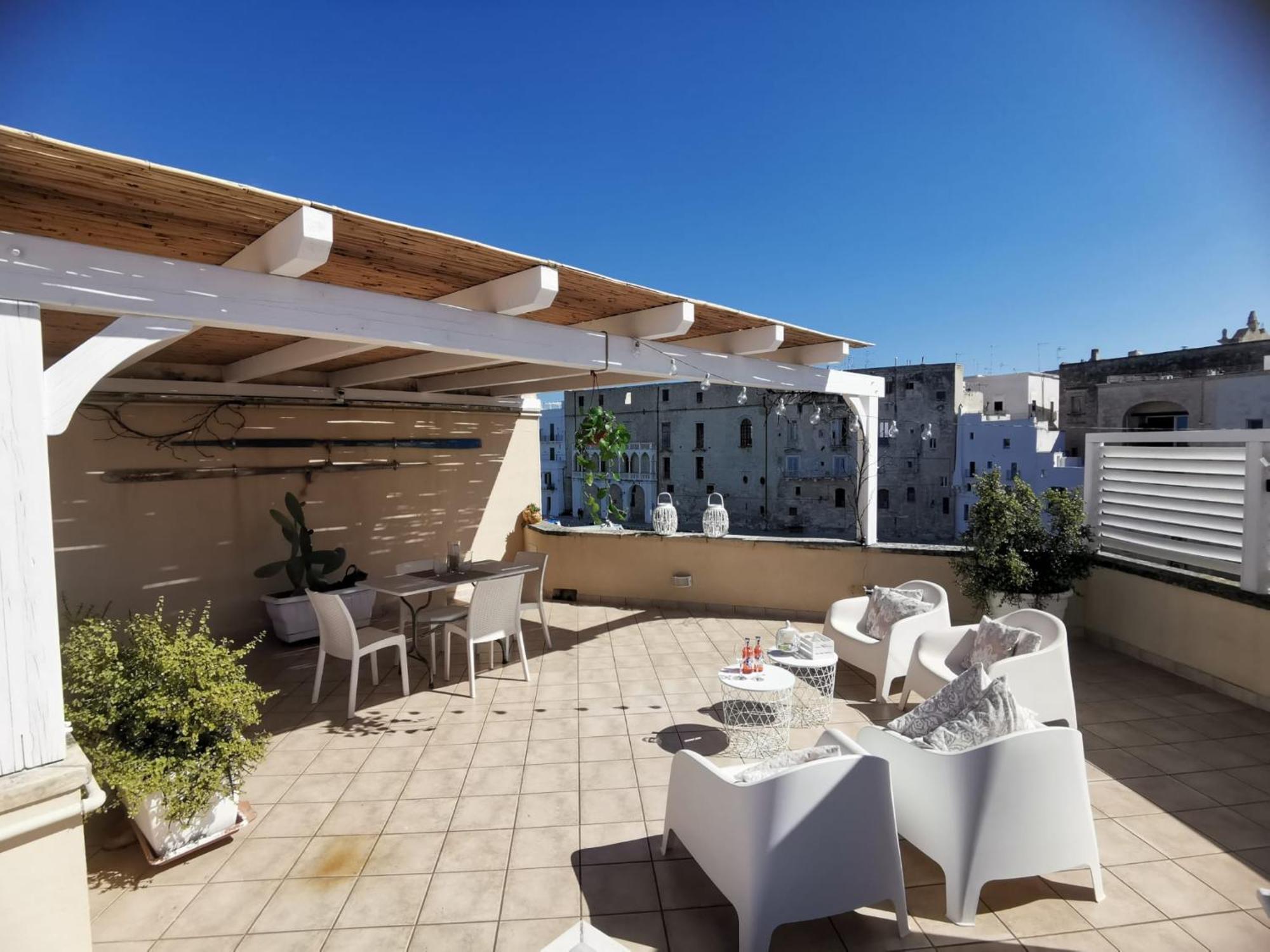 Palazzo Venezia - Luxury Holiday Rooms Monopoli Buitenkant foto