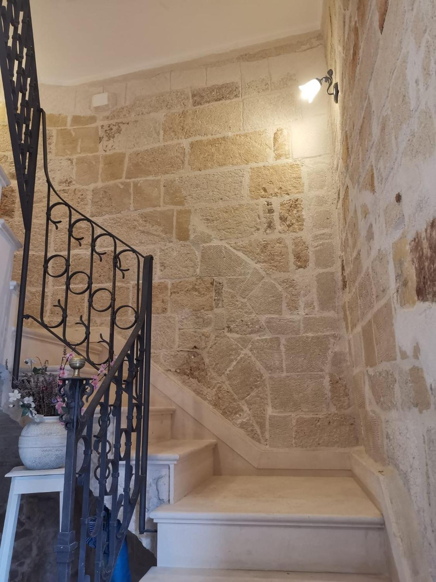 Palazzo Venezia - Luxury Holiday Rooms Monopoli Buitenkant foto